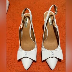 Bandolino White Slingback Heels with Bow